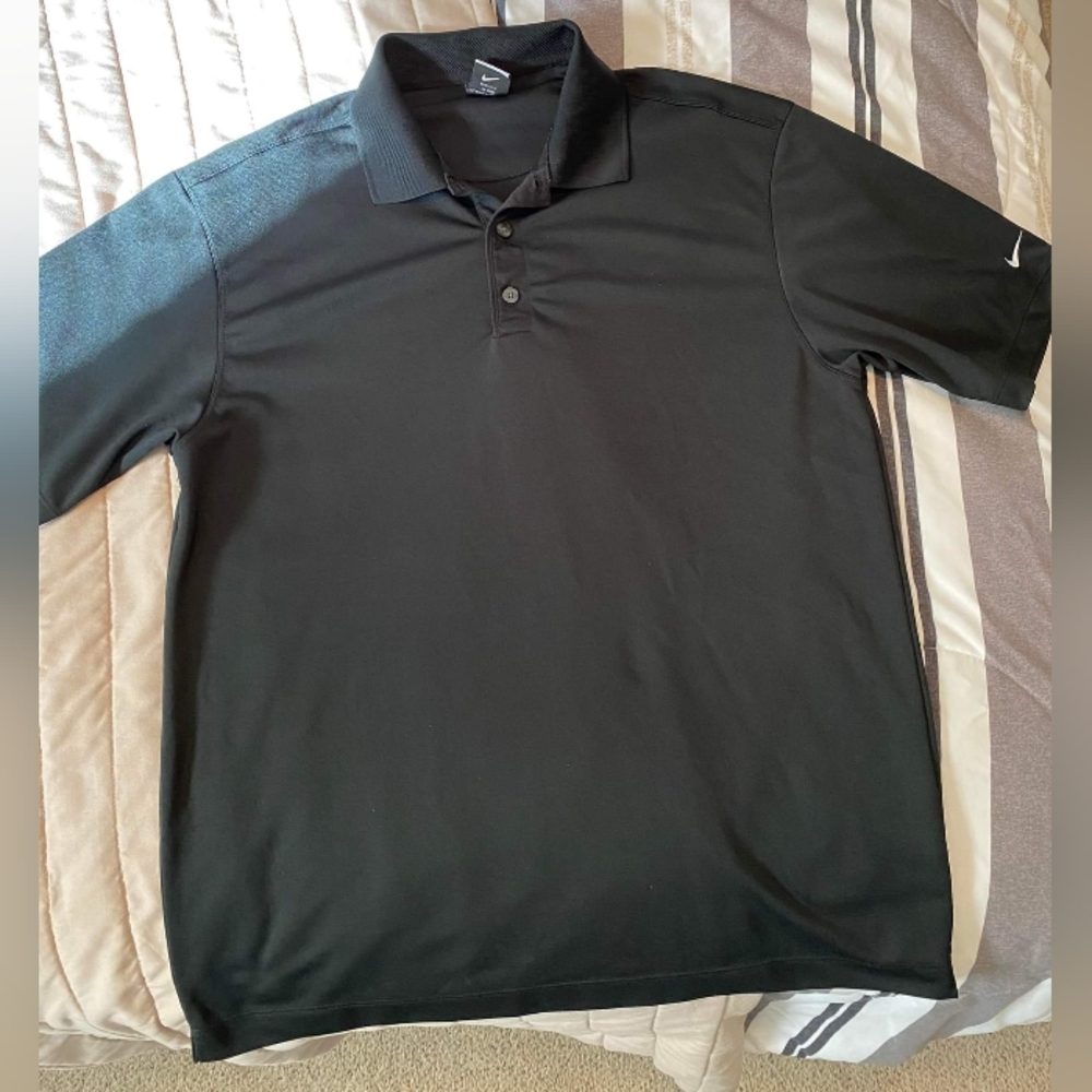 Nike shirt Men's medium polo Dri-fit UV light weight shirt